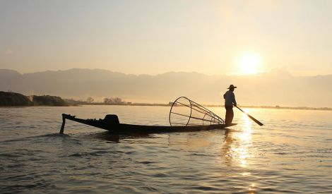 أول الكلام: مِنْهُمْ سَابِقٌ بِالْخَيْرَاتِ