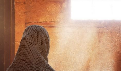 شباب: مشكلتي: أخشى البكاء