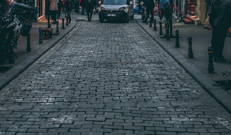 فقه الولي: أحكام المشتركات: الطرقات والأرصفة