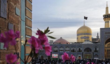 تائية دعبل الخزاعي‏.. القصيدة الممزوجة بدموع الإمام الرضا عليه السلام