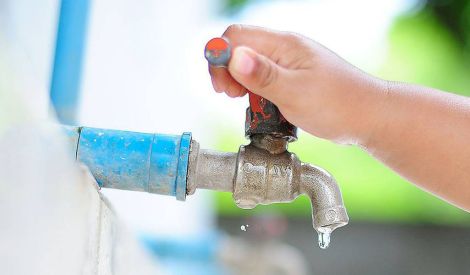 لا خير في السرف