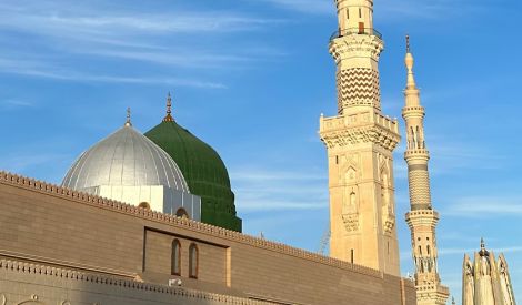 مع الإمام الخامنئي | كلّنا مَدينون للنبيّ الأعظم*