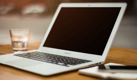 الإمام الخامنئيّ دام ظله: احترفوا الذكاء الاصطناعيّ