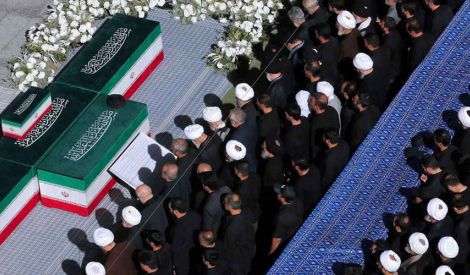 تشييع الإمام القائد: 15 مليون رسالة حبٍّ وتحدٍّ